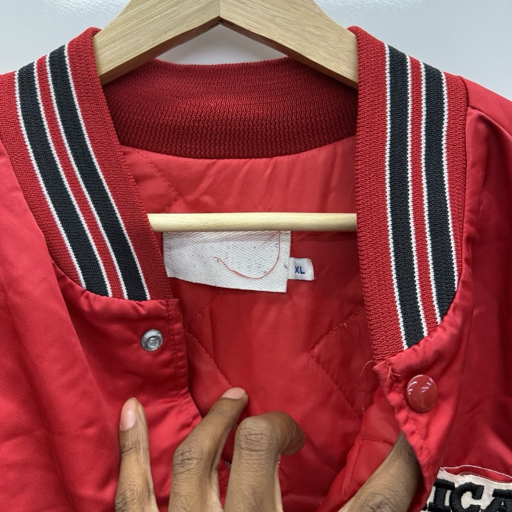 Vintage Chicago Bulls Satin Jacket Mens Extra Large Chalk Line Spellout NBA 90s - Picture 6 of 6